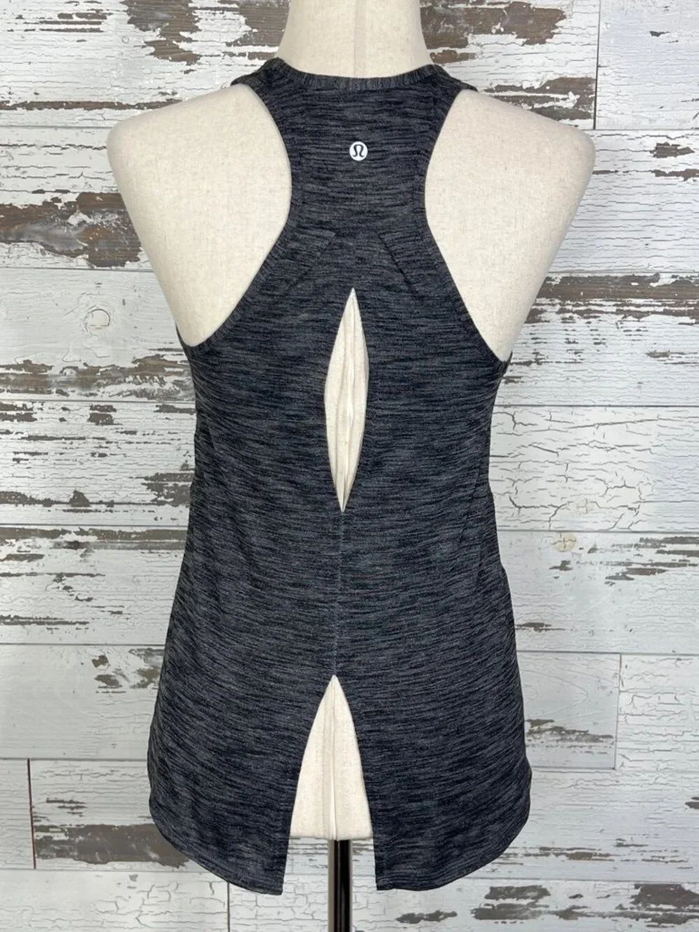 LULULEMON Open Up Athletic Tank Top Peek a Boo Back Heathered Black Sz 4 EUC